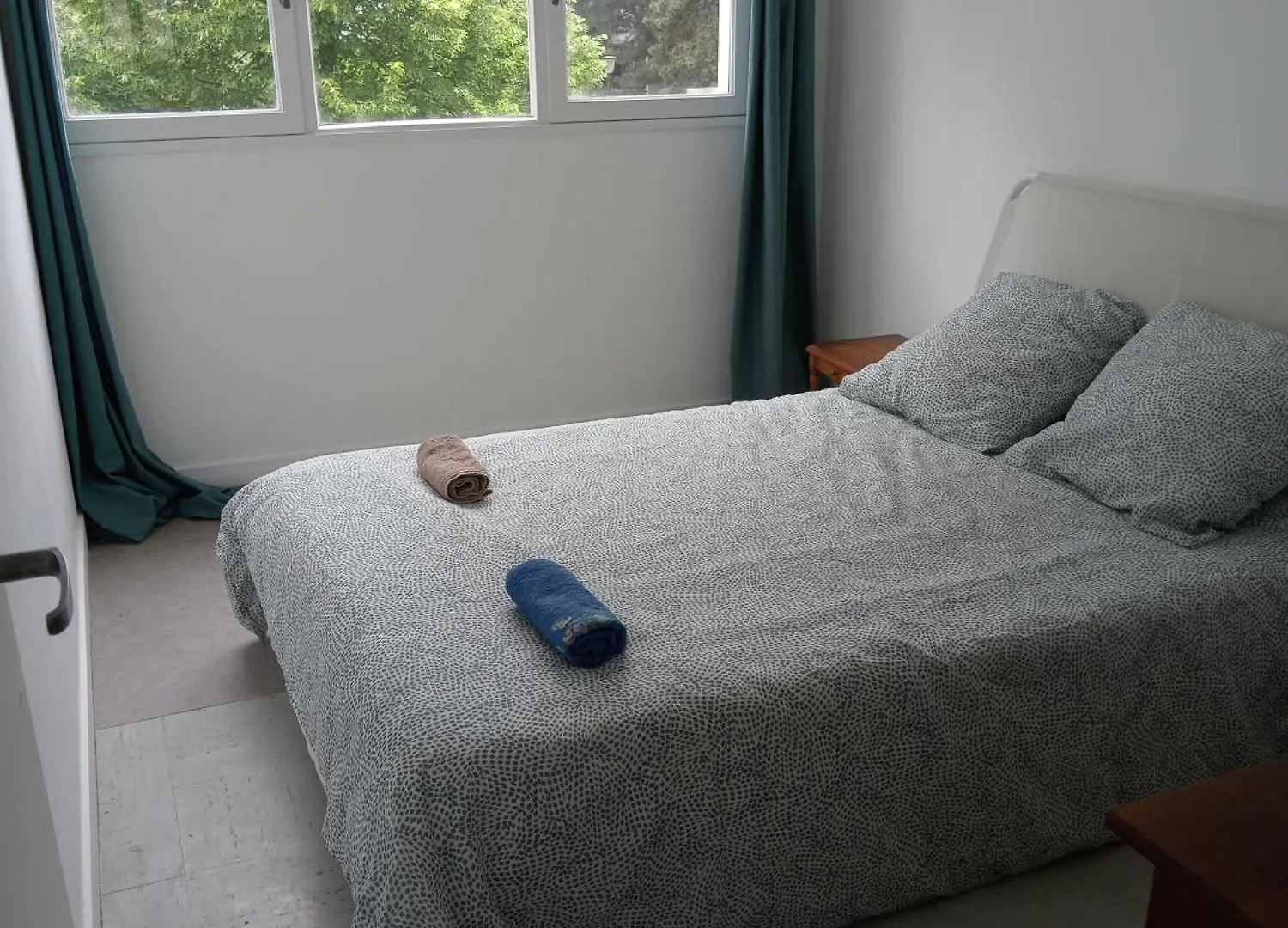 Homestay Chambre Double Lumineuse Paris Centre Deux Pas Du Metro