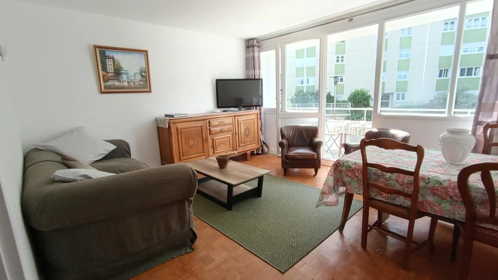 Homestay Chambre Double Lumineuse Paris Centre Deux Pas Du Metro